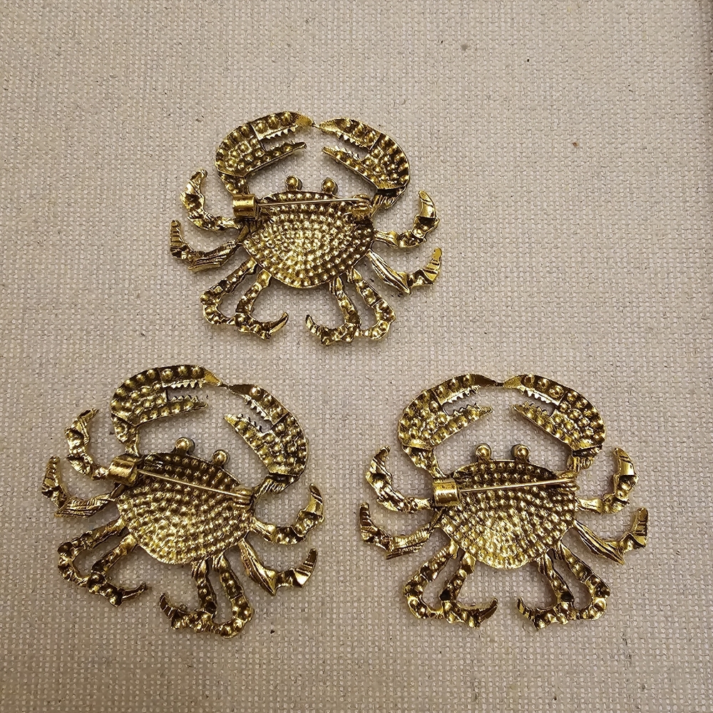 Set Of 3 Crab Brooches Pins Rhinestones - Gold, Blue, Red - Picture 5 of 8